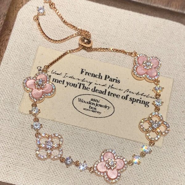 Clover Bracelet – Elegant Four-Leaf Clover Jewelry for Luck, Love & Prosperity